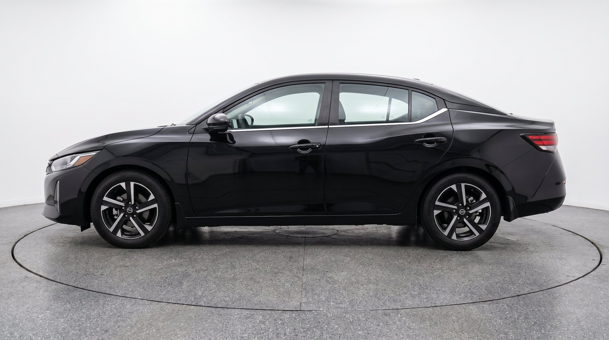 Thumbnail: 2025 Nissan Sentra - 5