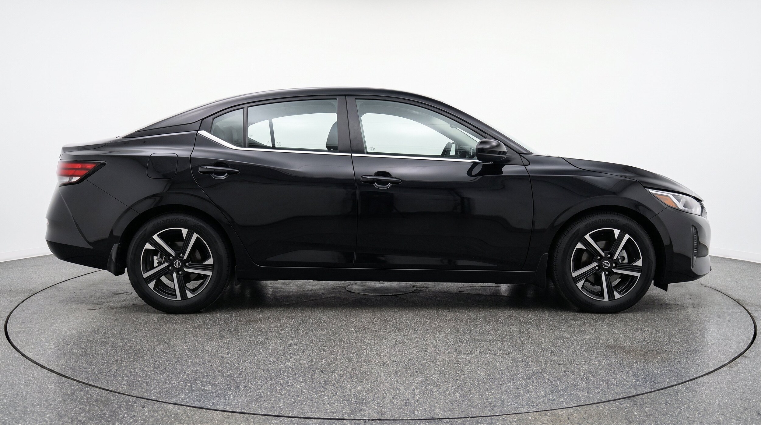 Thumbnail: 2025 Nissan Sentra - 10