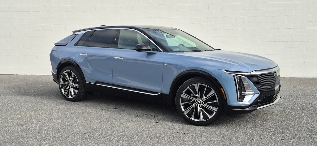 New 2027 CADILLAC LYRIQ Signature Luxury SUV