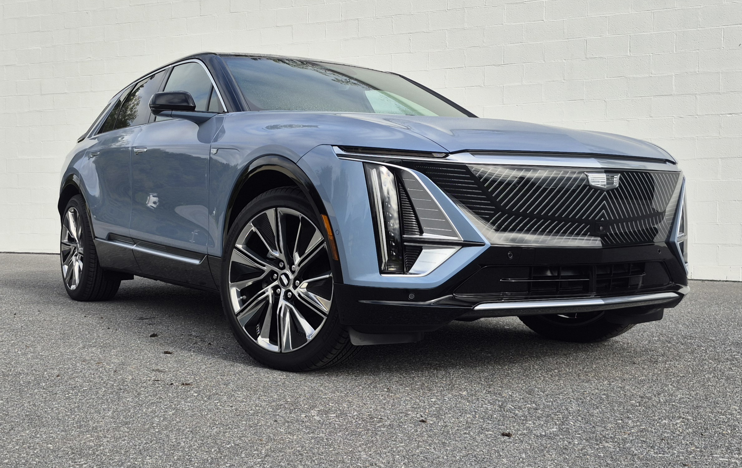 New 2027 CADILLAC LYRIQ Signature Luxury SUV