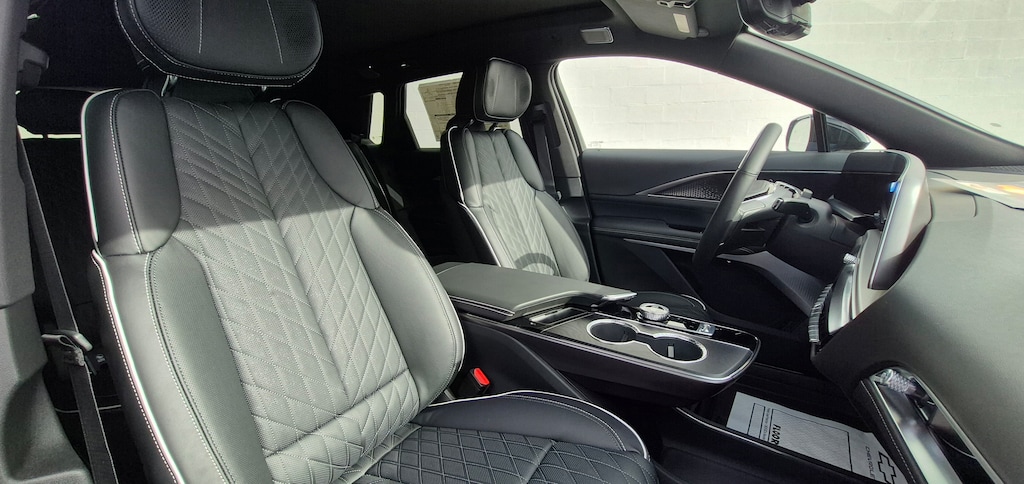 New 2027 CADILLAC LYRIQ Signature Luxury SUV