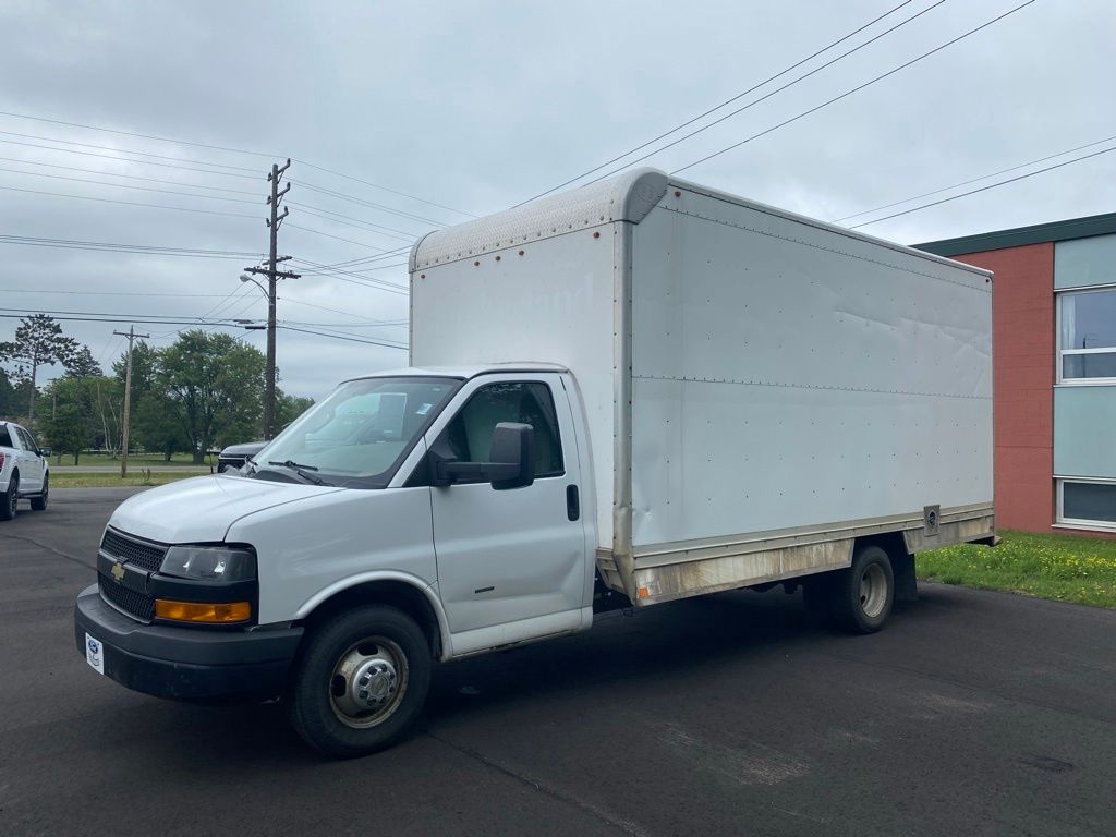 2018 Chevrolet Express Cutaway Base