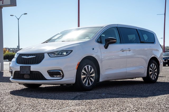 2024 Chrysler Pacifica PHEV