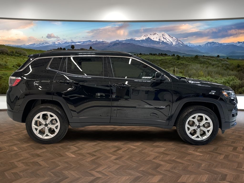 Used 2025 Jeep Compass Latitude SUV