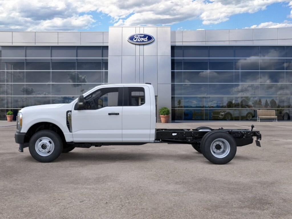 New 2026 Ford Chassis Cab F-350® XL Truck Super Cab