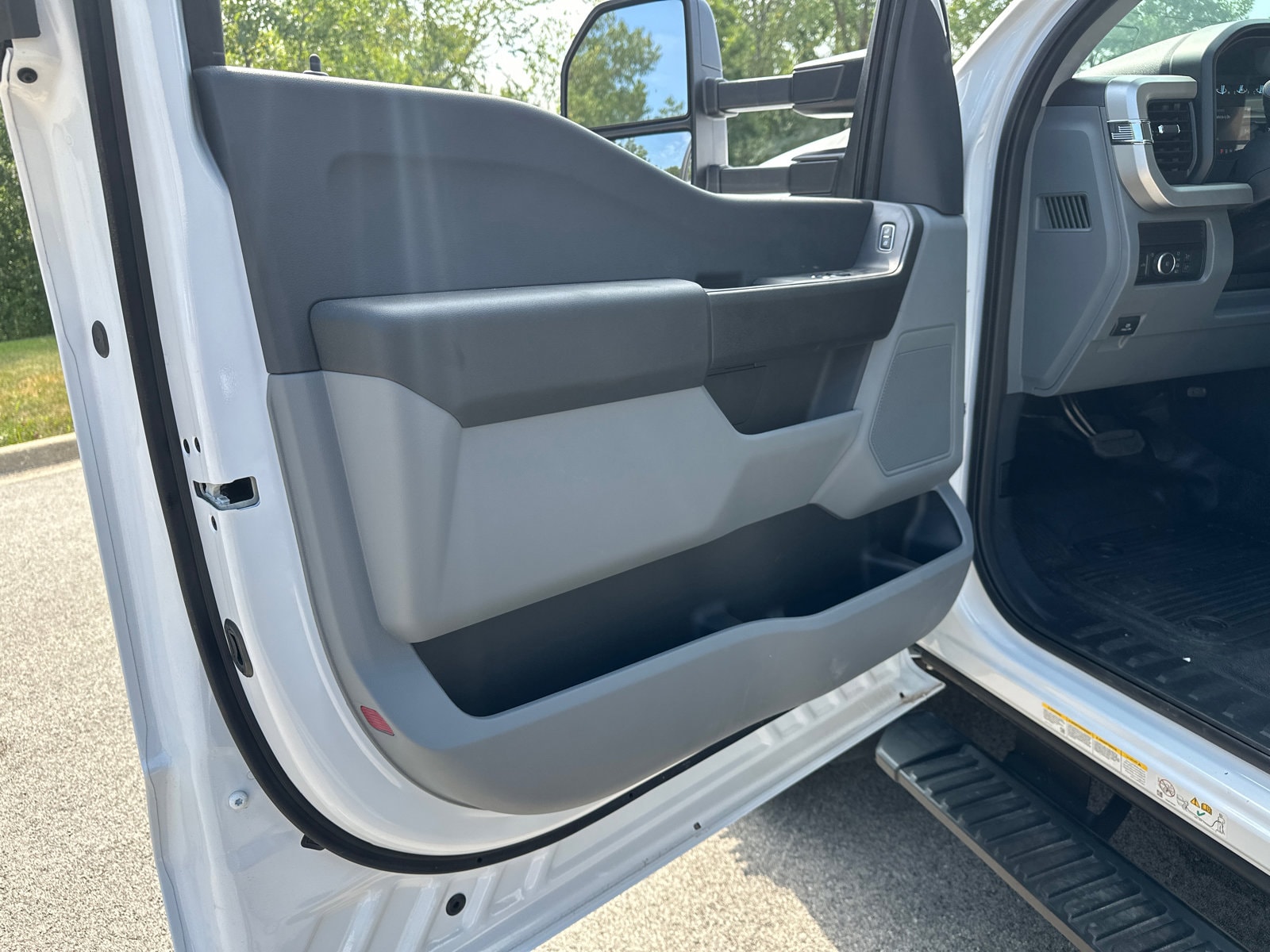 2024 Ford F-450 Super Duty Chassis Cab XL - Photo 26