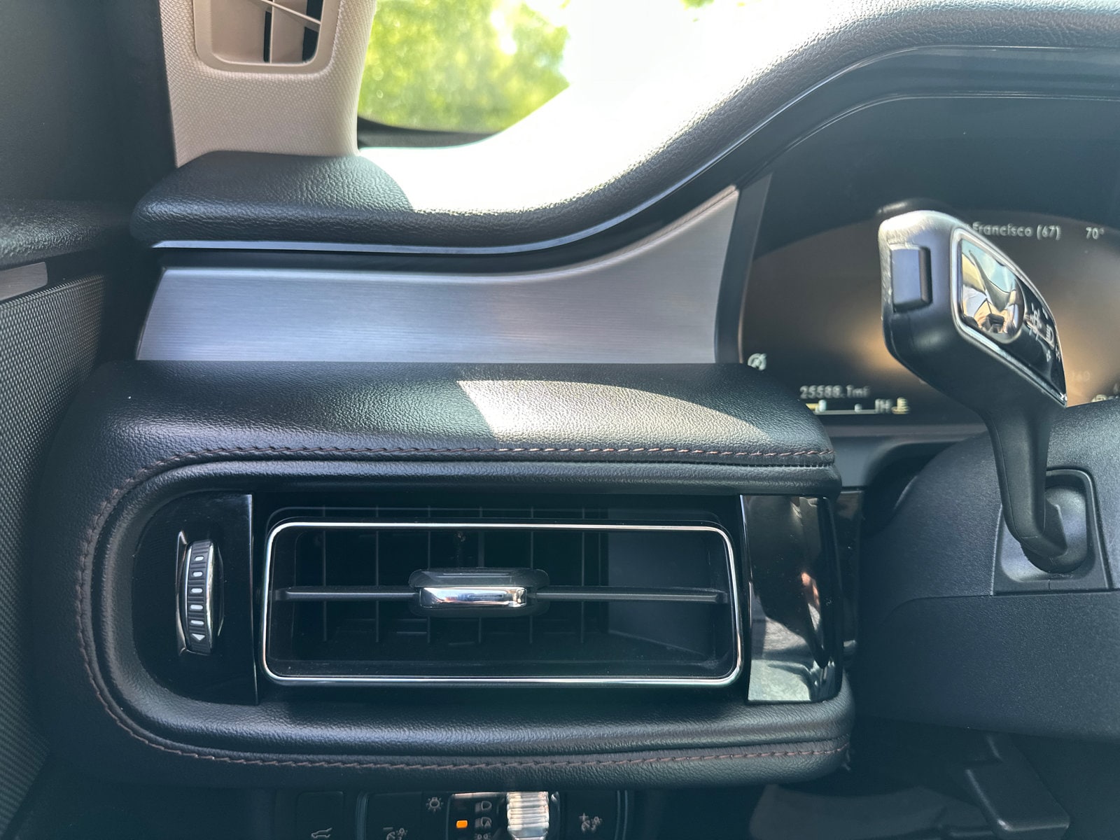 2023 Lincoln Aviator Livery - Photo 23