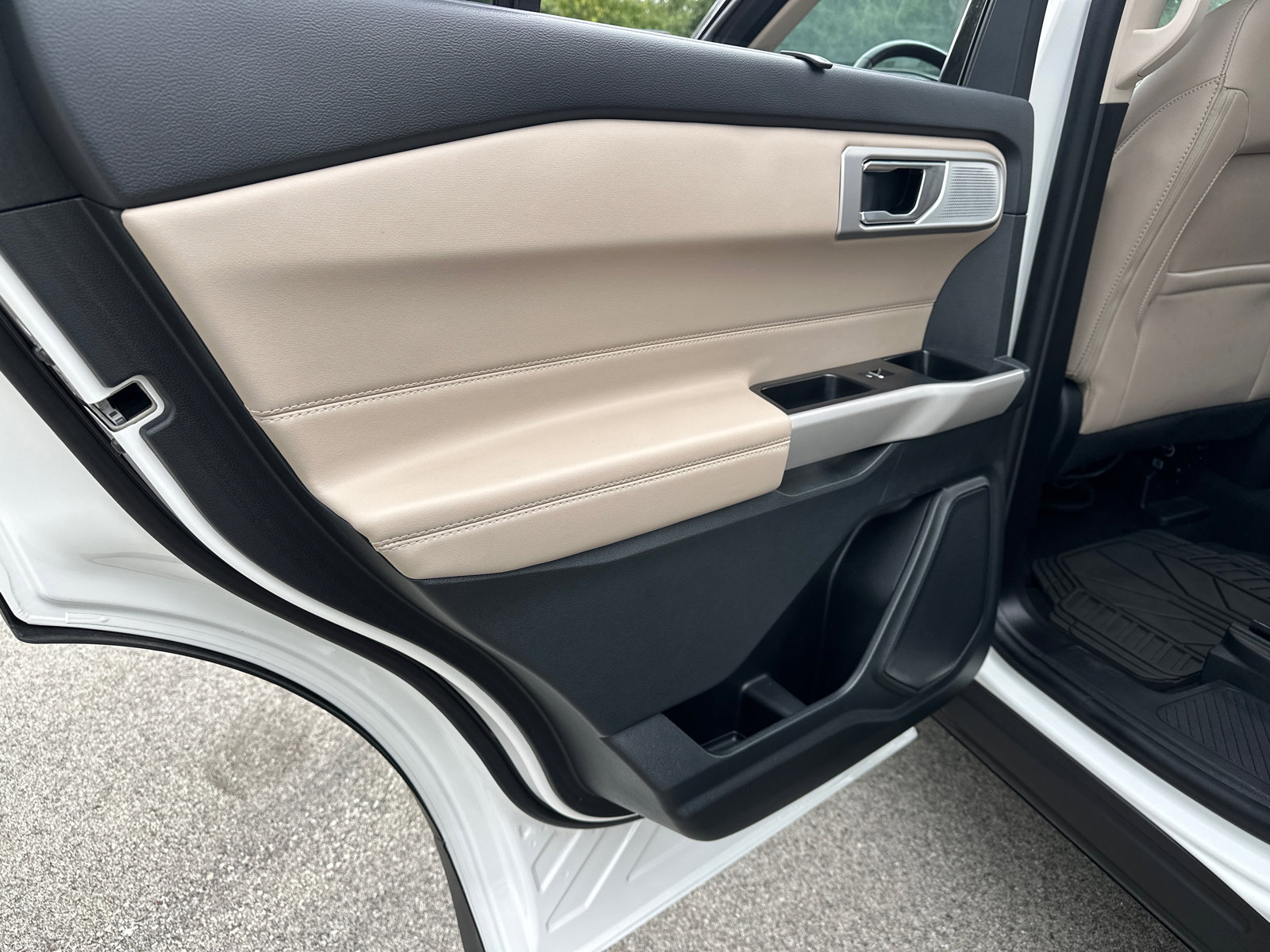 2023 Ford Explorer Limited - Photo 30