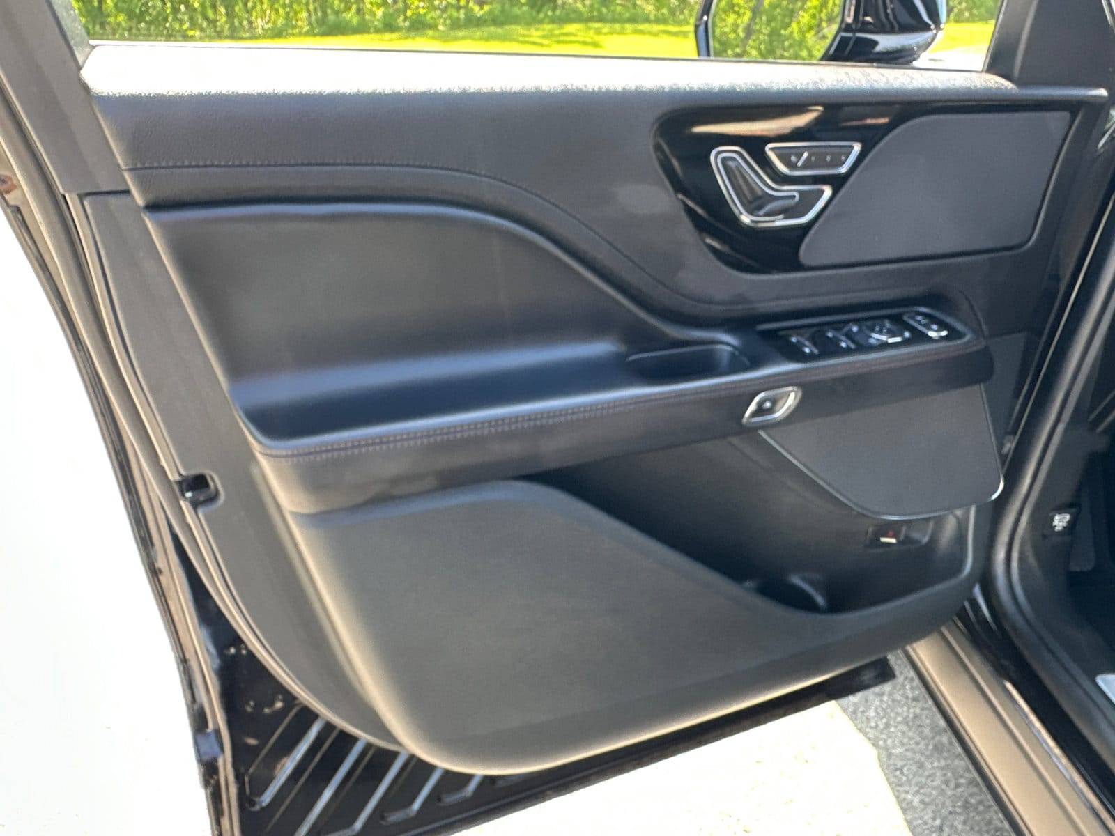 2023 Lincoln Aviator Livery - Photo 27