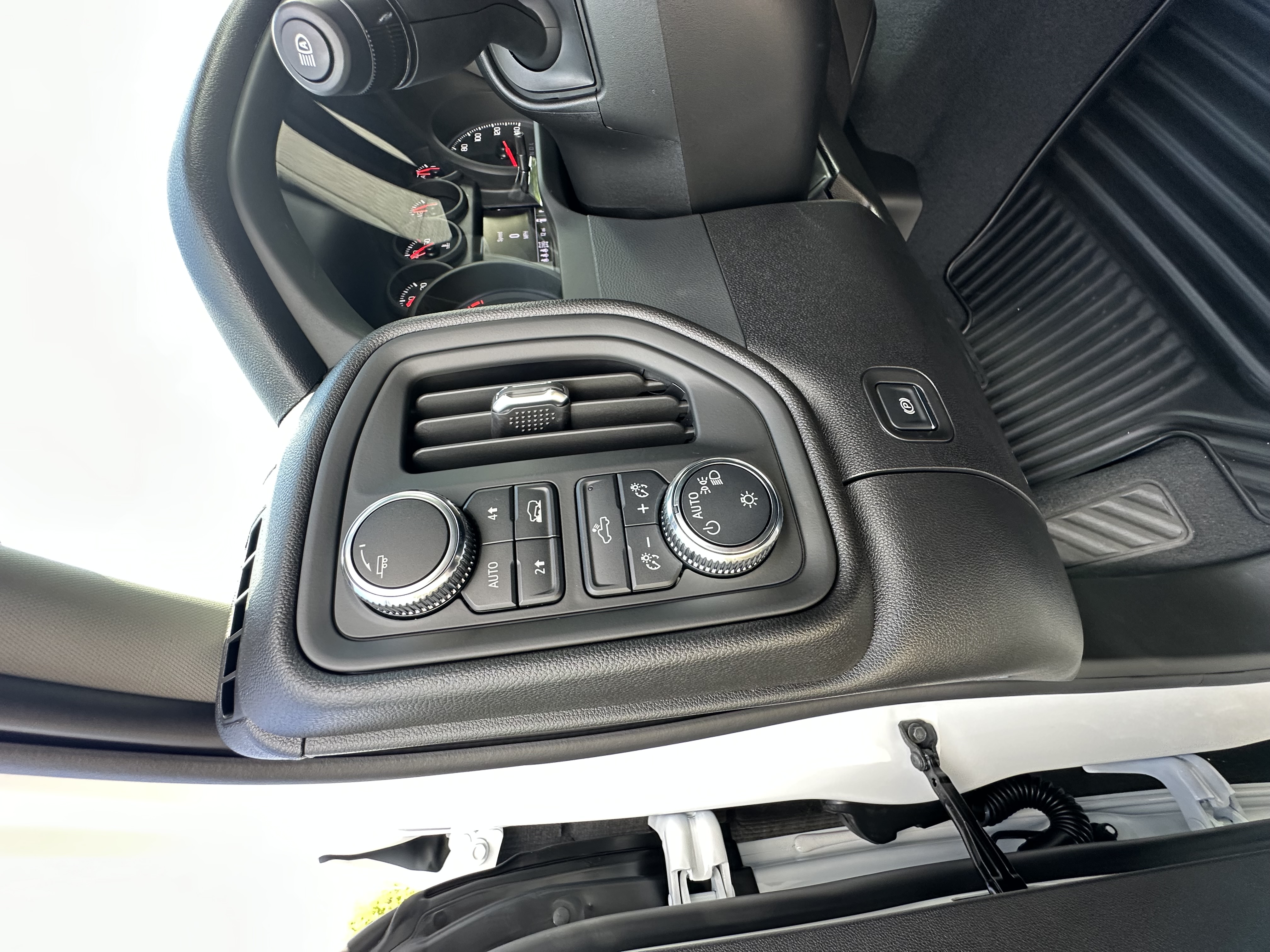 2026 GMC Sierra 1500 Pro - Photo 9
