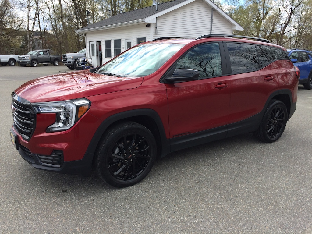 Used 2024 GMC Terrain SLE SUV