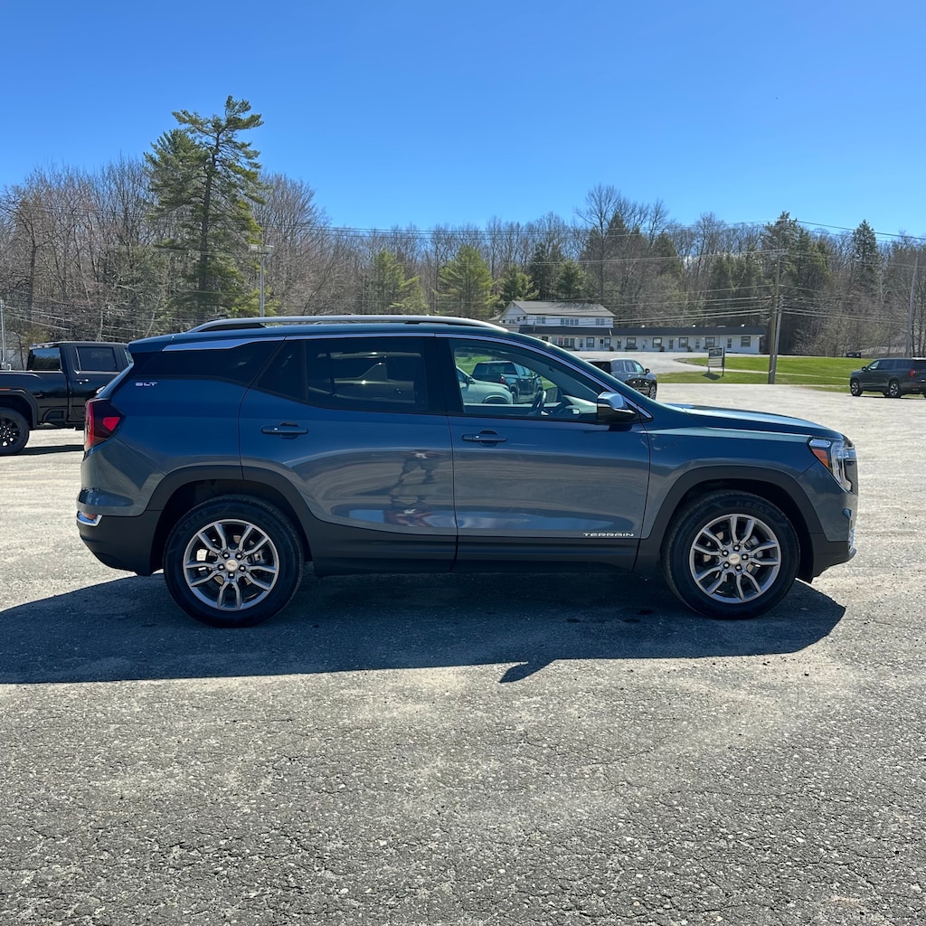 Used 2024 GMC Terrain SLT SUV