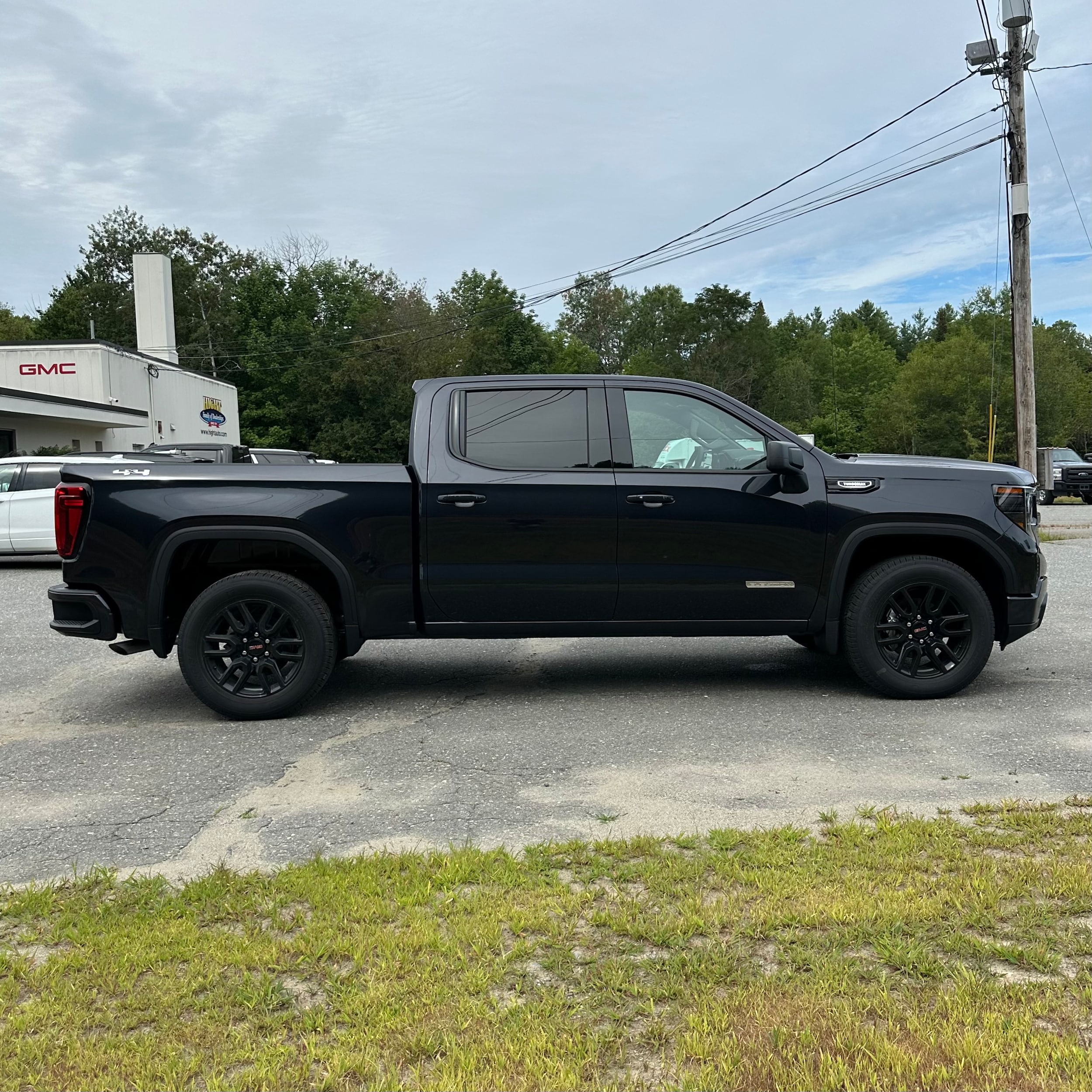 2026 GMC Sierra 1500 Elevation - Photo 2