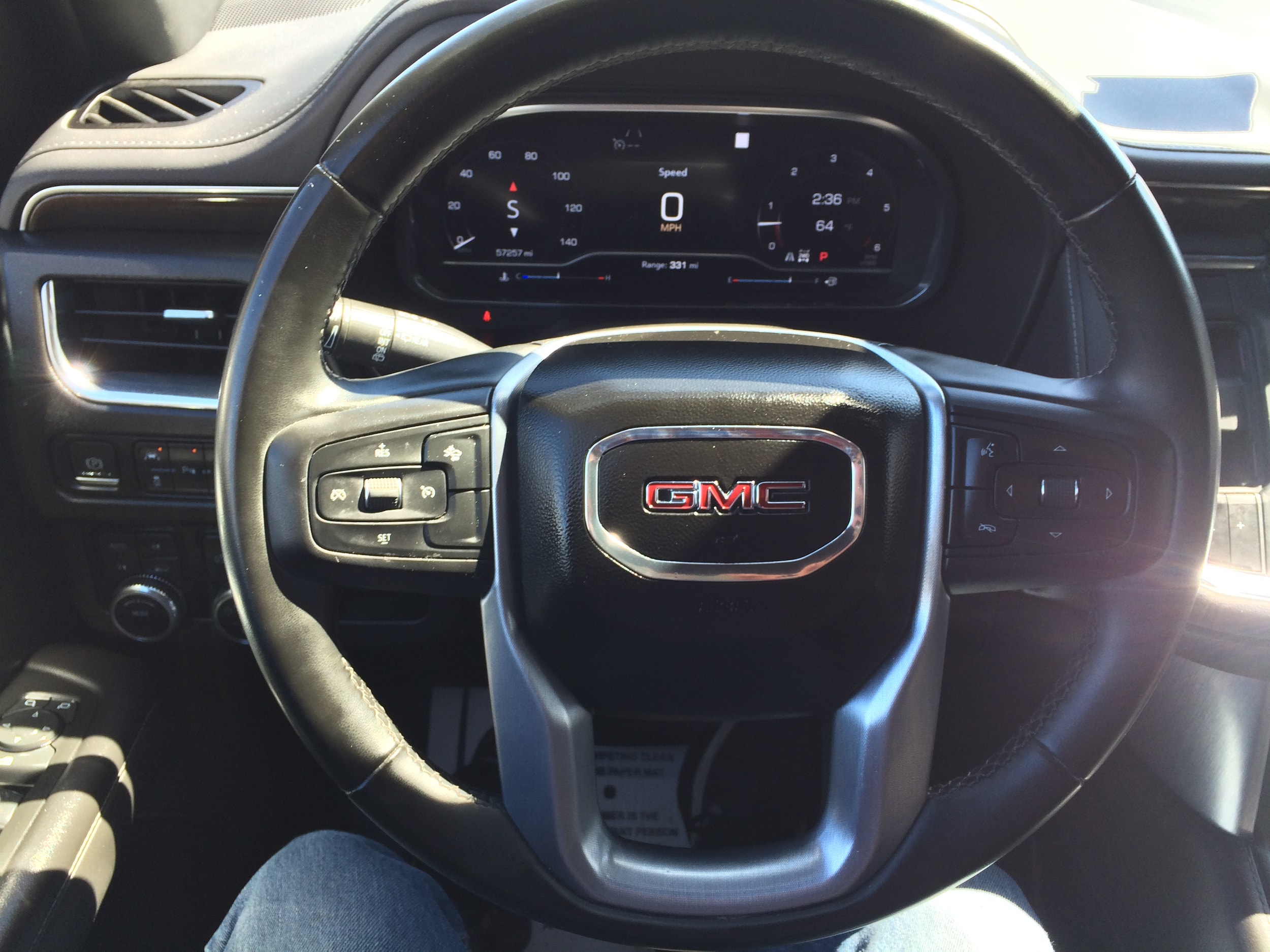 2023 GMC Yukon XL SLE - Photo 18