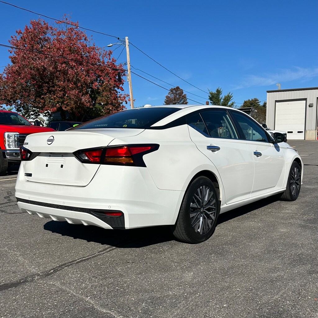 Used 2025 Nissan Altima SV Sedan