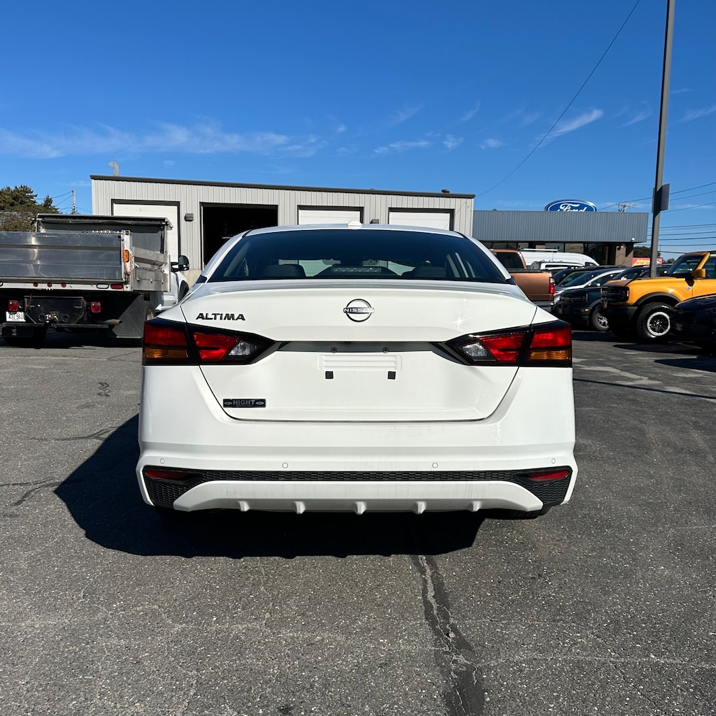 Used 2025 Nissan Altima SV Sedan
