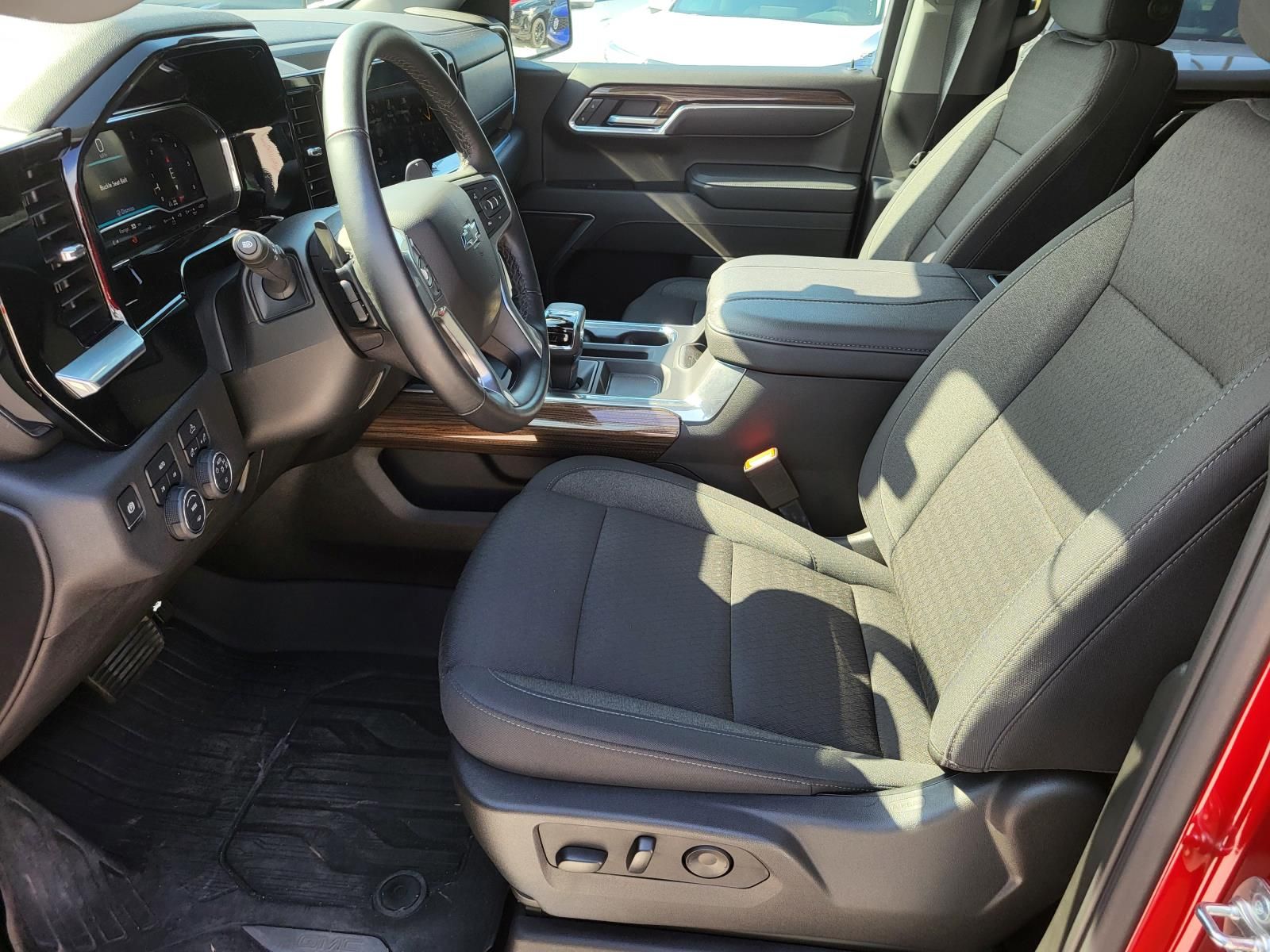 2025 Chevrolet Silverado 1500 RST - Photo 15