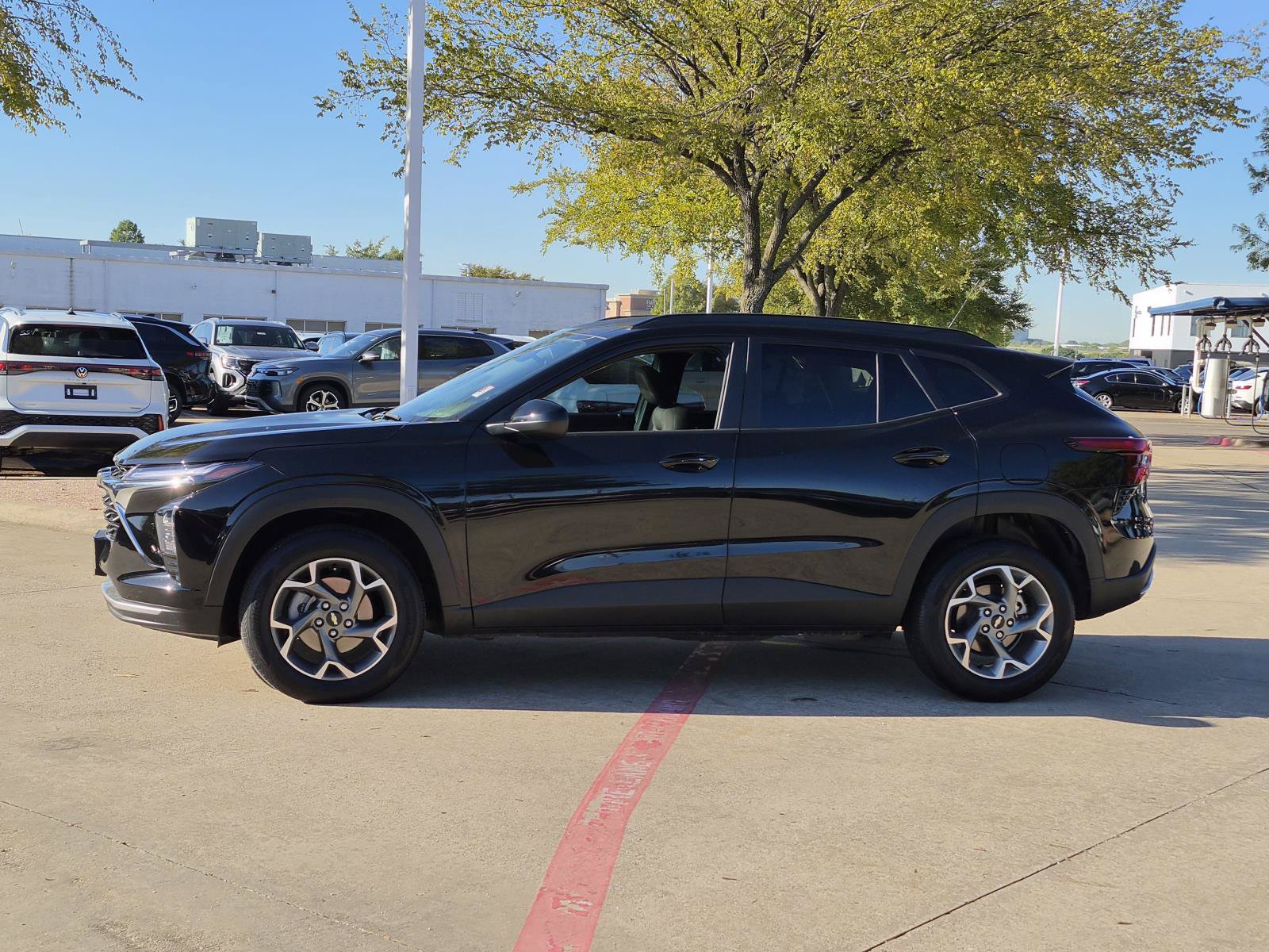 Used 2025 Chevrolet Trax LT SUV