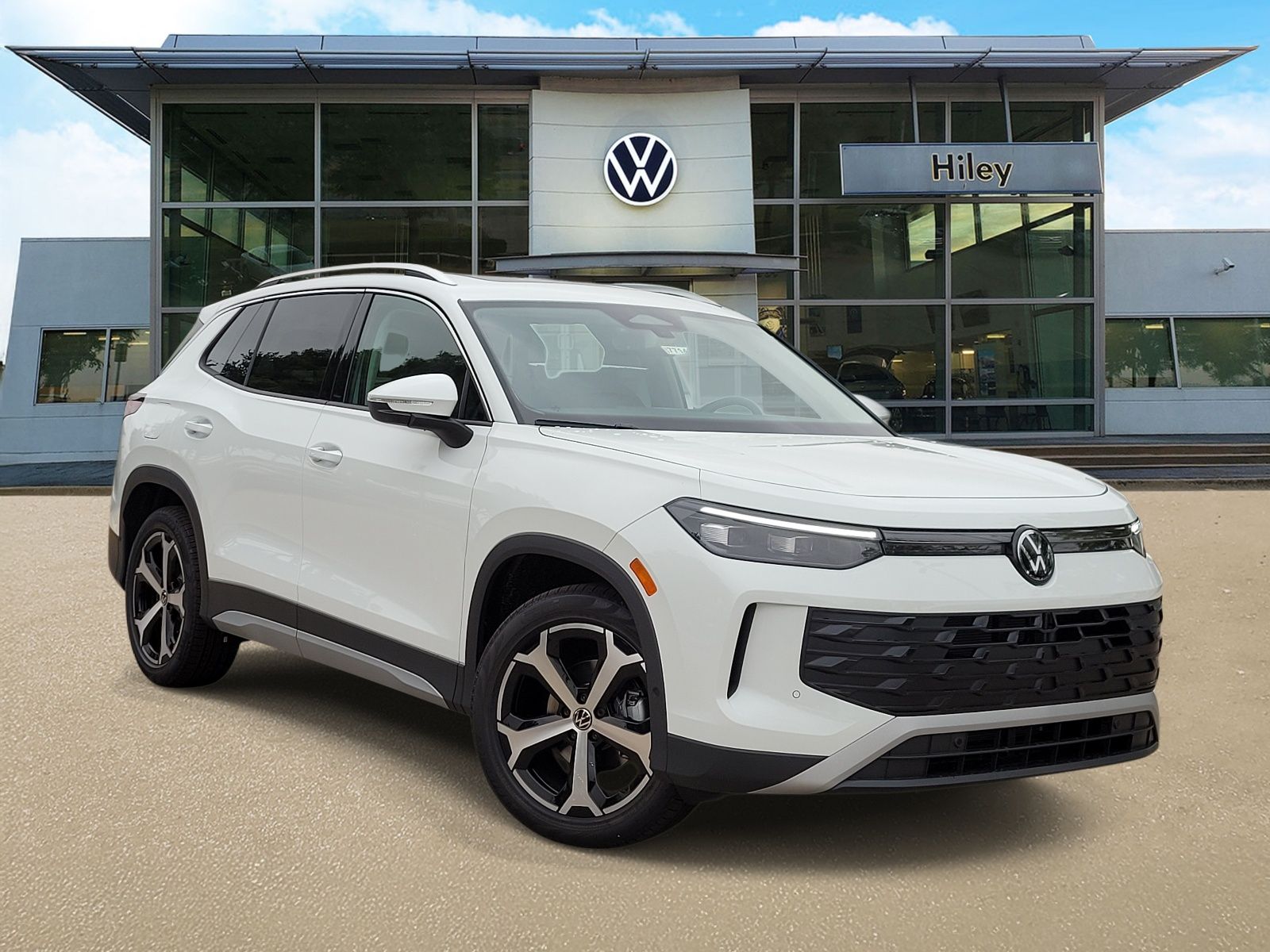 New 2026 Volkswagen Tiguan SE SUV