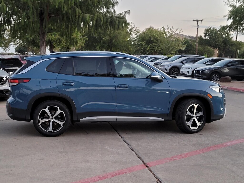 New 2026 Volkswagen Tiguan SE SUV