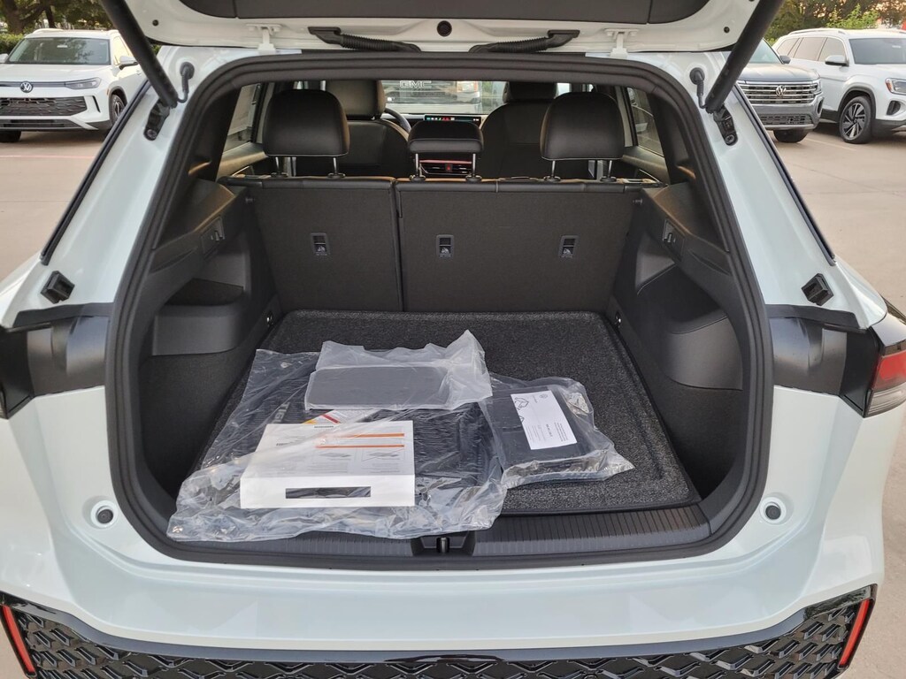 New 2026 Volkswagen Tiguan SE R-Line Black SUV