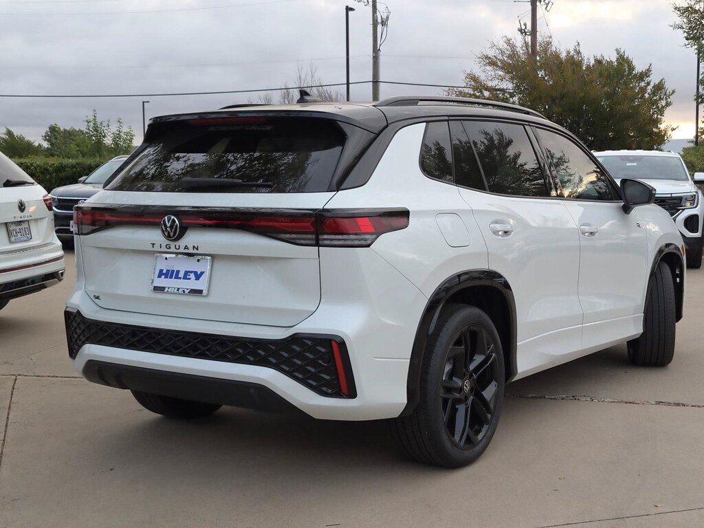 New 2026 Volkswagen Tiguan SE R-Line Black SUV