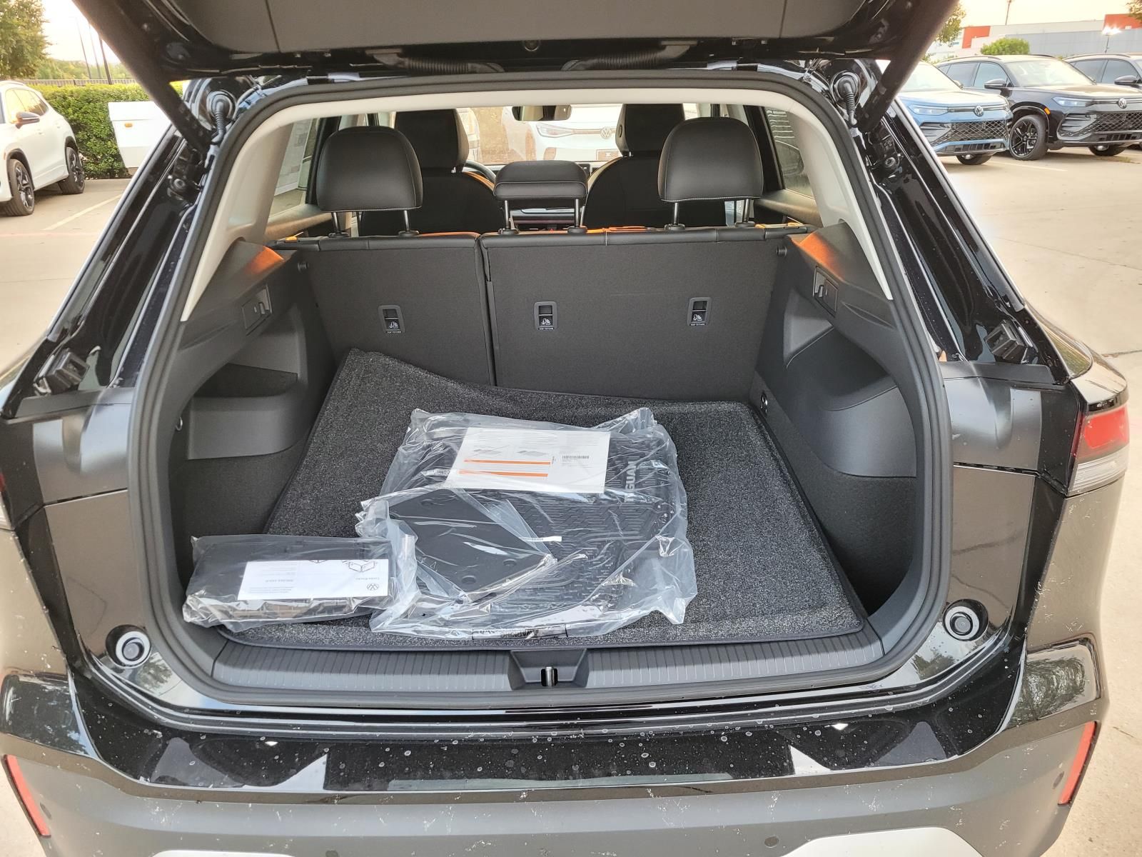New 2026 Volkswagen Tiguan SE SUV