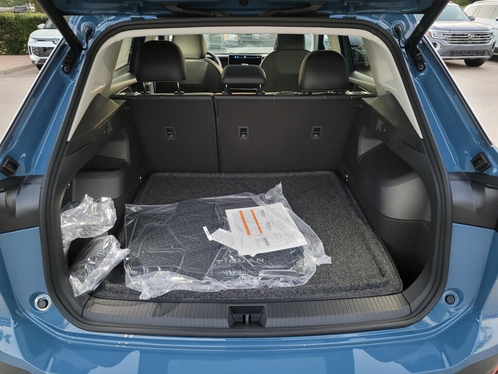 New 2026 Volkswagen Tiguan SE SUV