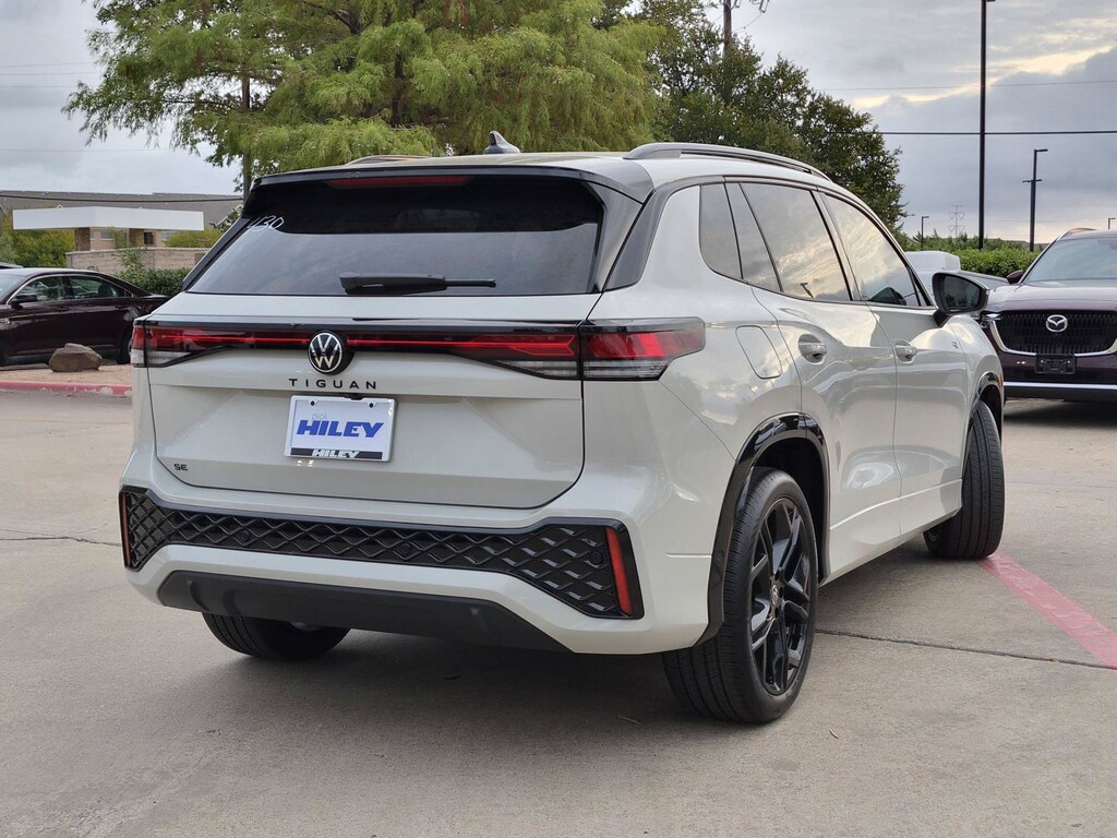 New 2026 Volkswagen Tiguan SE R-Line Black SUV