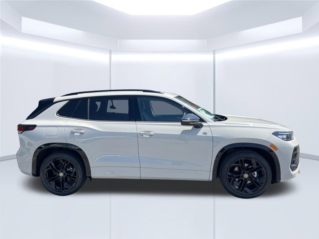 New 2026 Volkswagen Tiguan SE R-Line Black SUV