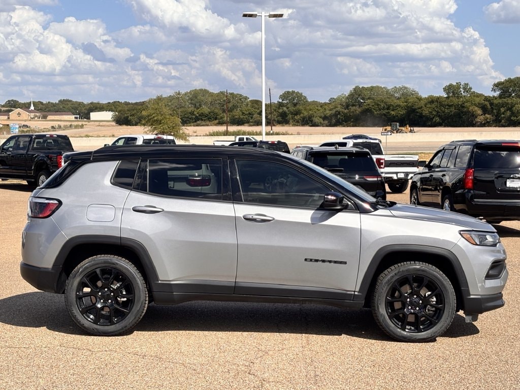 Used 2024 Jeep Compass Latitude SUV