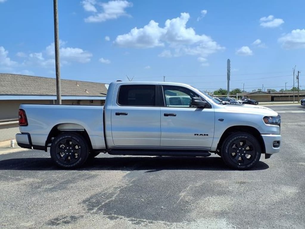 New 2027 Ram 1500 EXPRESS CREW CAB 4X4 5'7 BOX Pickup