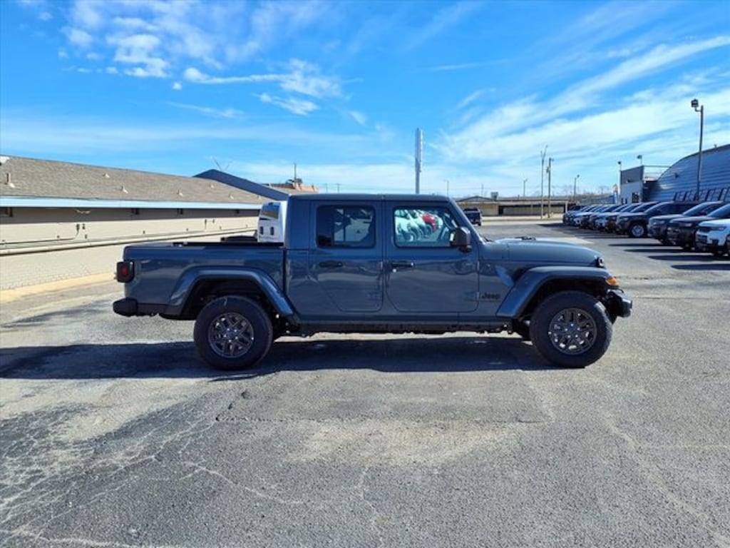 New 2026 Jeep Gladiator SPORT S 4X4 Pickup