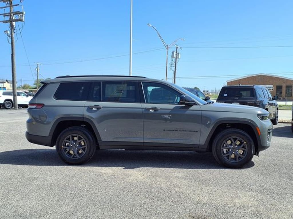 New 2027 Jeep Grand Cherokee L LAREDO ALTITUDE 4X4 Sport Utility