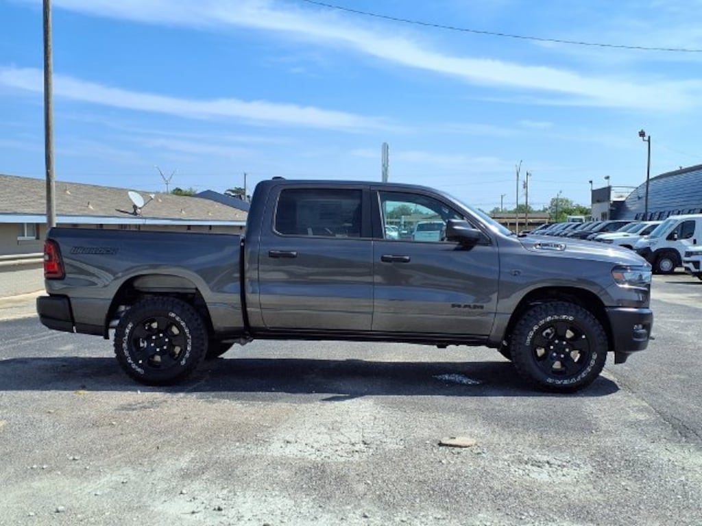 New 2027 Ram 1500 WARLOCK CREW CAB 4X4 5'7 BOX Pickup