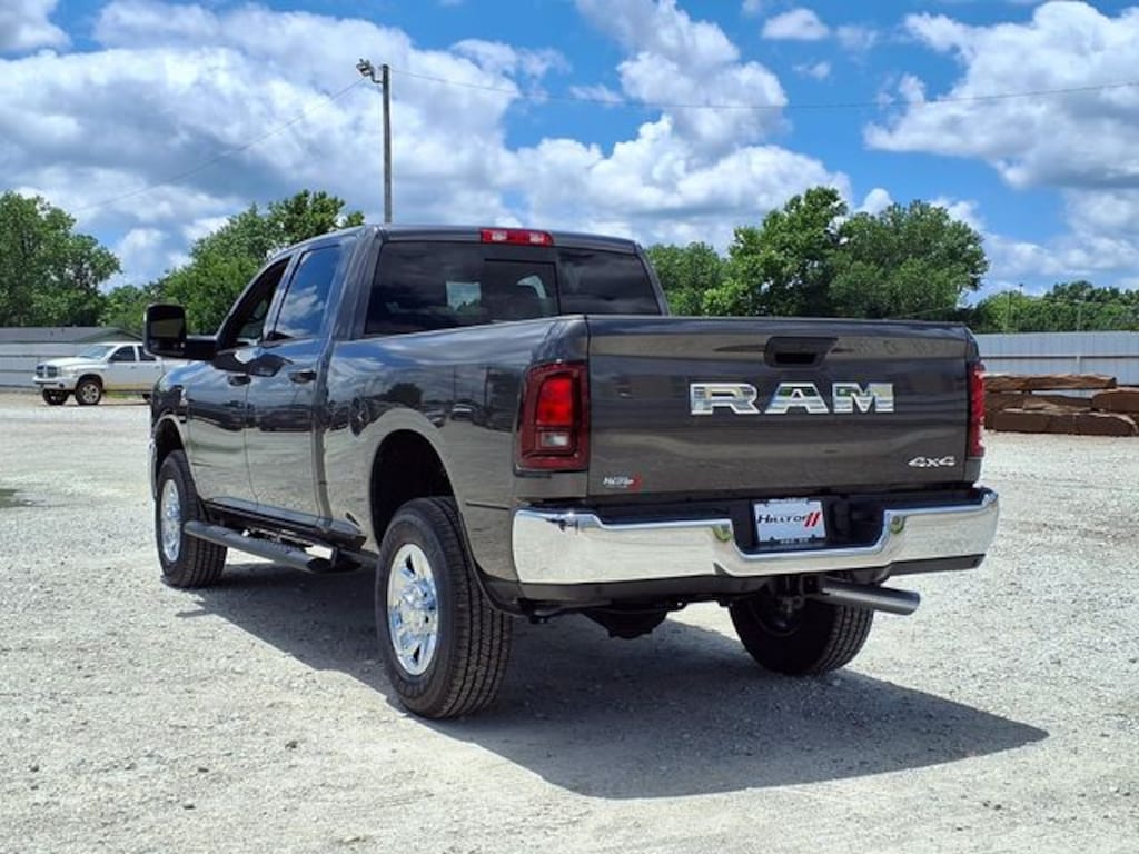 New 2026 Ram 2500 TRADESMAN CREW CAB 4X4 6'4 BOX Pickup