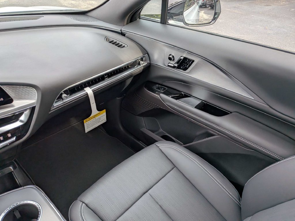 2027 Cadillac LYRIQ Luxury - Photo 19