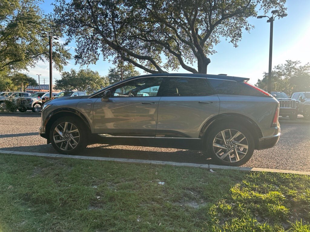 Used 2027 CADILLAC OPTIQ Luxury SUV