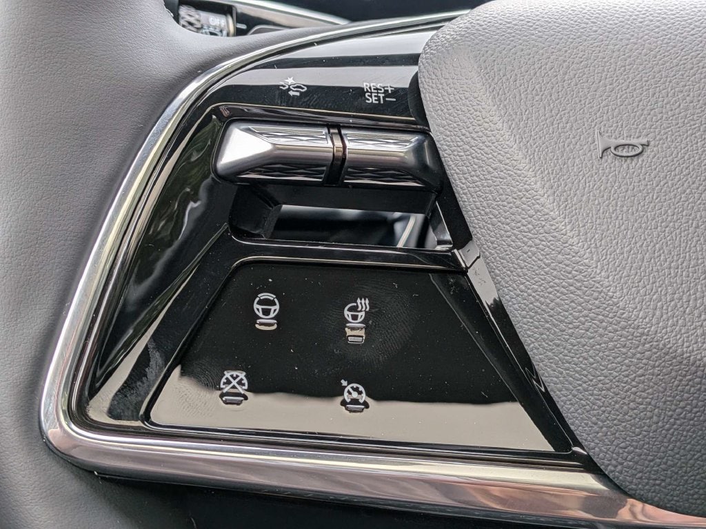2027 Cadillac LYRIQ Luxury - Photo 29