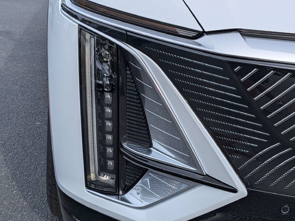 2027 Cadillac LYRIQ Luxury - Photo 11