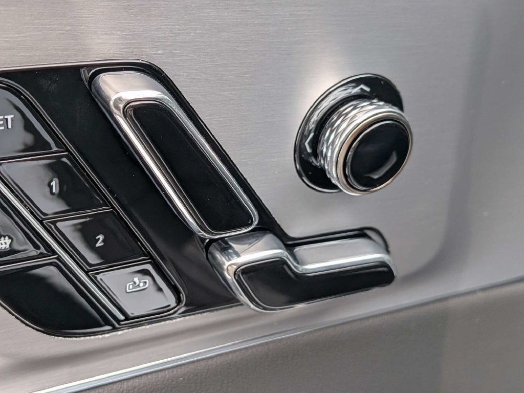 2027 Cadillac LYRIQ Luxury - Photo 22