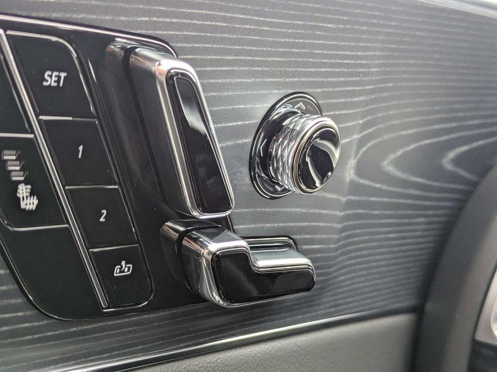 2026 Cadillac LYRIQ Luxury - Photo 23