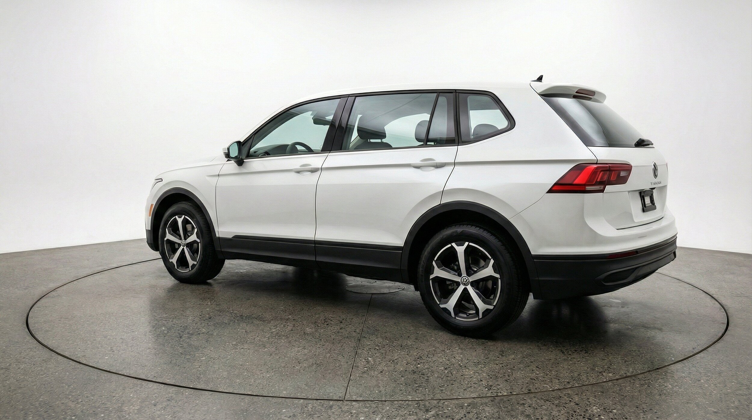 Thumbnail: 2026 Volkswagen Tiguan - 6