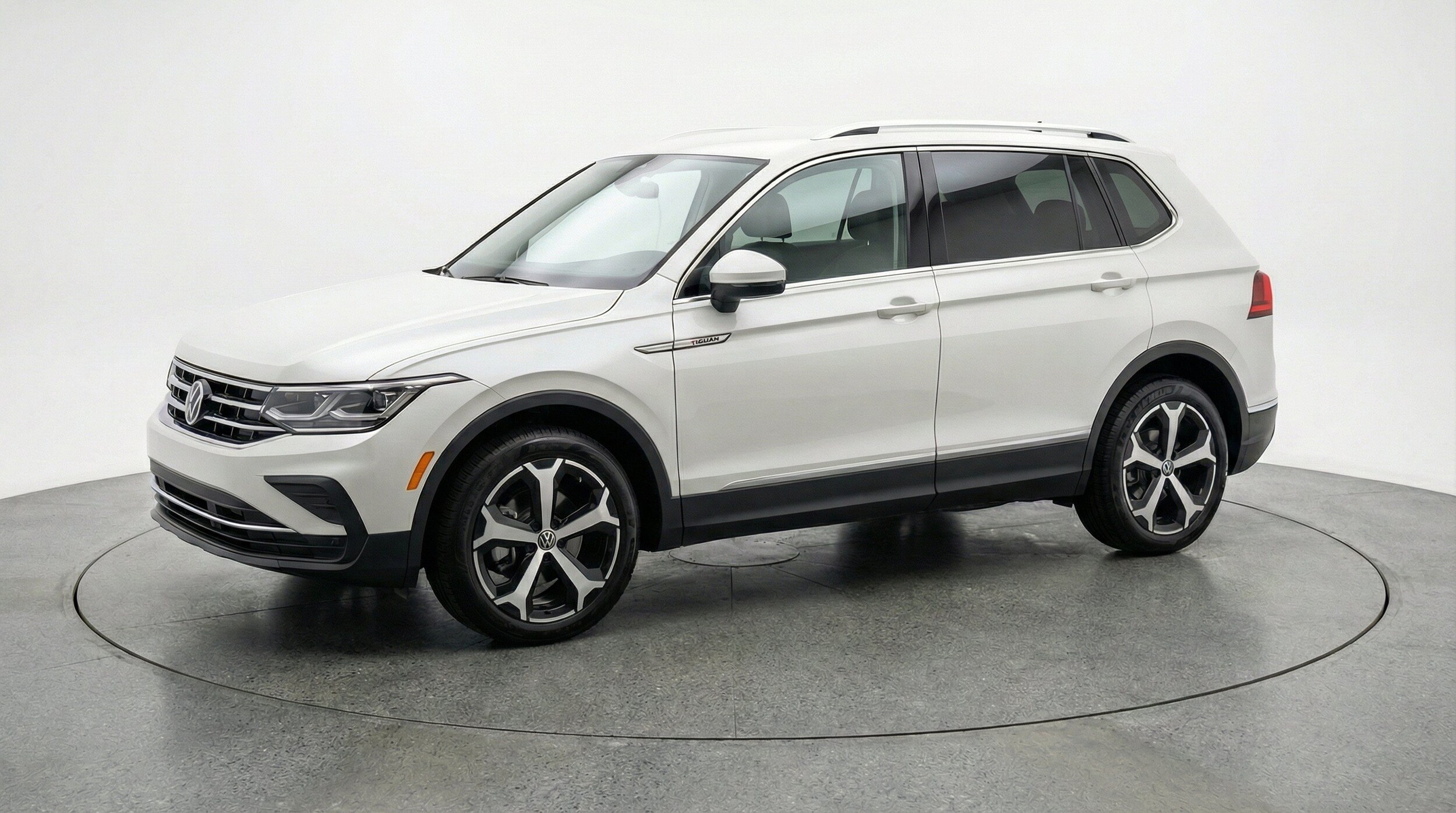 Thumbnail: 2026 Volkswagen Tiguan - 3
