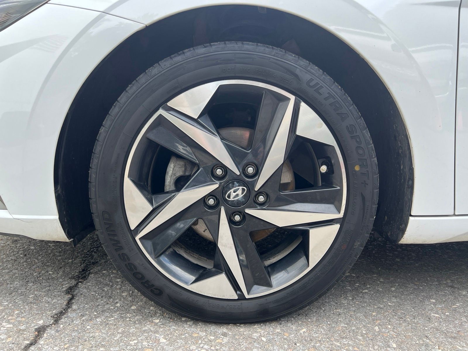 2023 Hyundai Elantra Limited - Photo 10
