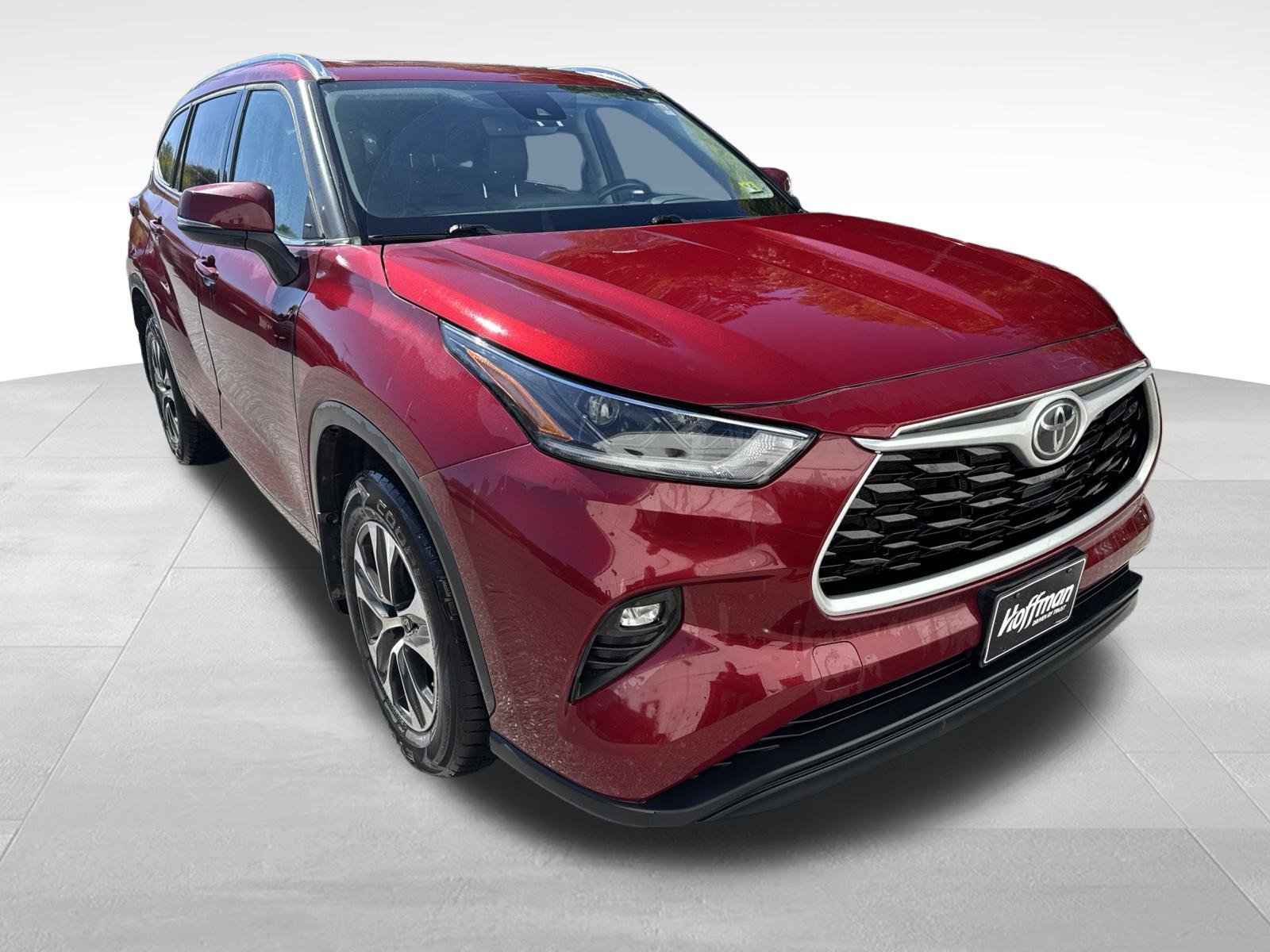 Used 2021 Toyota Highlander XLE SUV
