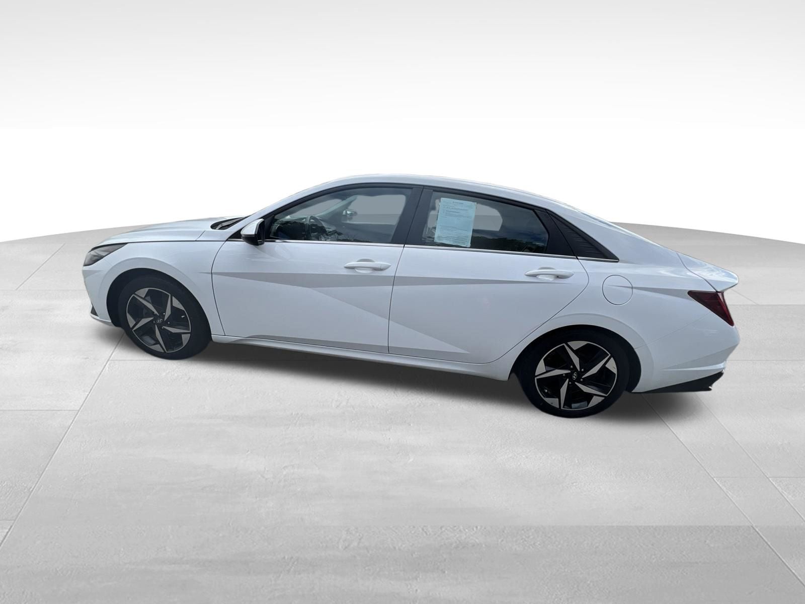 2023 Hyundai Elantra Limited - Photo 7