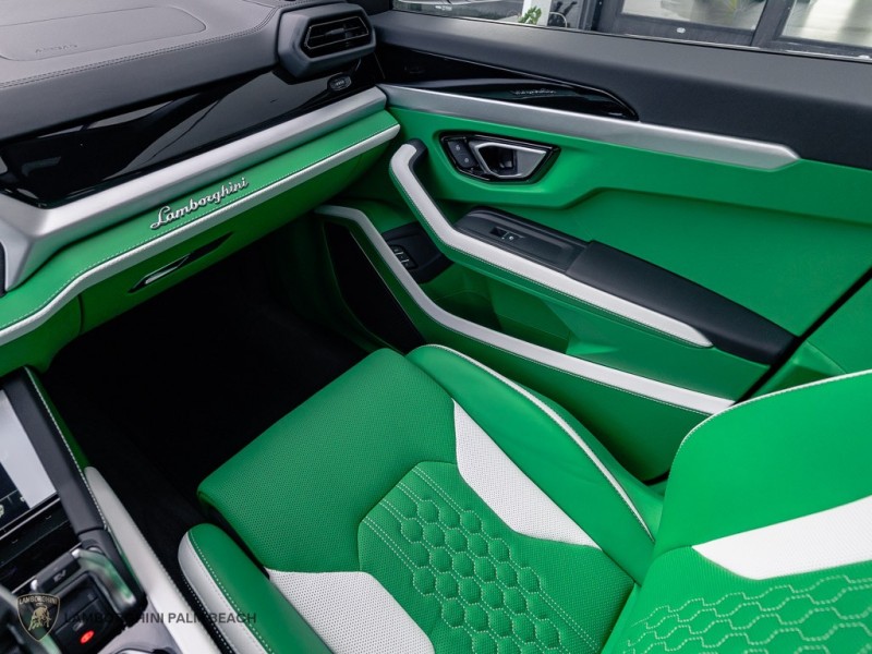 2026 Lamborghini Urus SE - Photo 9