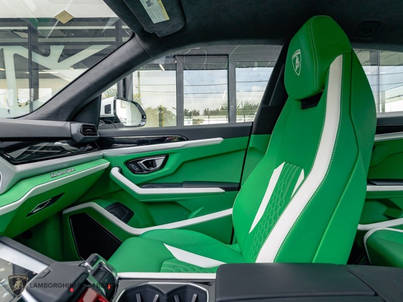 2026 Lamborghini Urus SE - Photo 14