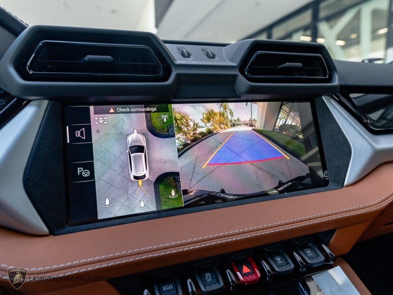 2026 Lamborghini Urus SE - Photo 9